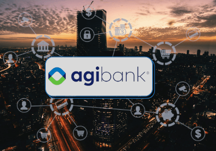 Logomarca do Banco Agibank em uma cidade grande com prédios e carros. Itens de finanças interligados por linhas e círculos.