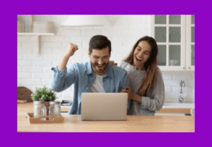 Veja como solicitar seu Empréstimo Pessoal Nubank, casal comemorando a nova linha de crédito.