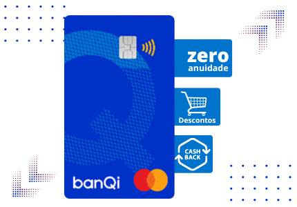 Cartão de crédito Pré-pago BanQi e suas principais características como zero anuidade, descontos e cashback escritas nas três etiquetas que saem do cartão.