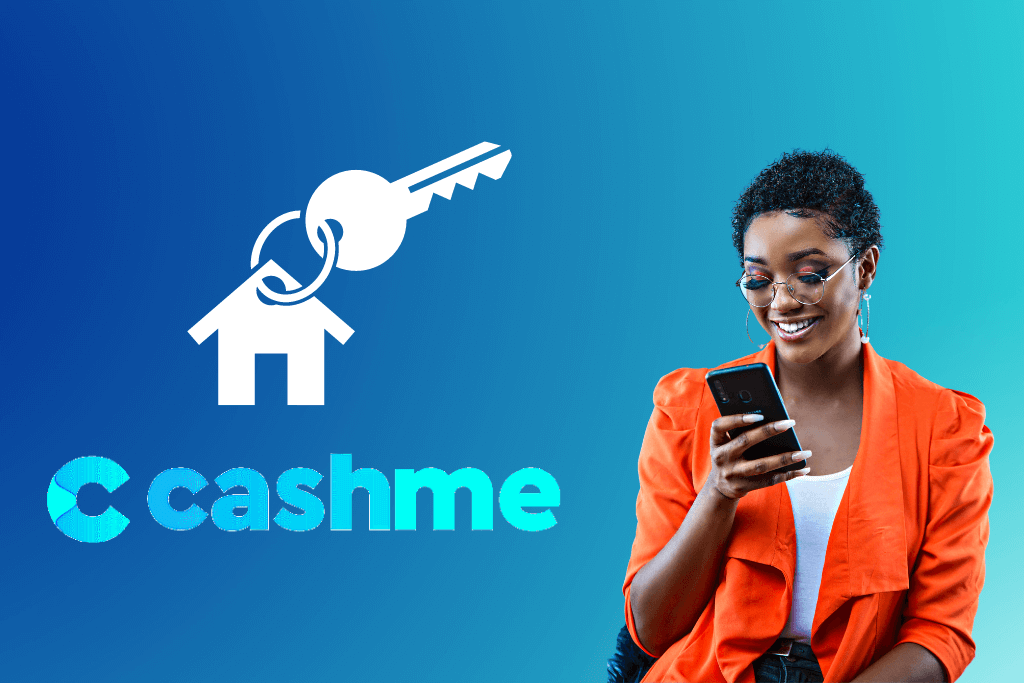 Mulher usando um  telefone celular para pedir um crédito imobiliário, com logo da CashMe e uma casa com uma chave pendurada ao lado.
