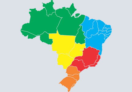 Mapa do Brasil com cada região destacada de uma cor diferente.