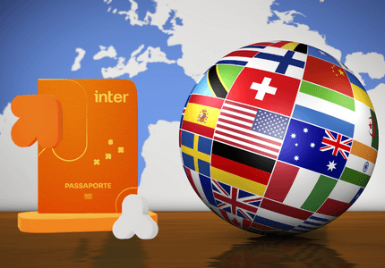 Passapote símbolo da conta internacional do Inter ao lado de um globo envolto com as bandeiras dos países do mundo.