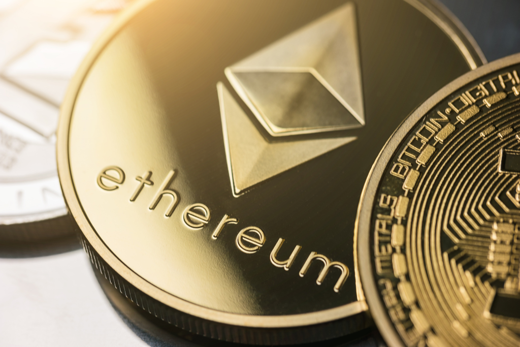 Criptomoedas, em destaque a Ethereum.