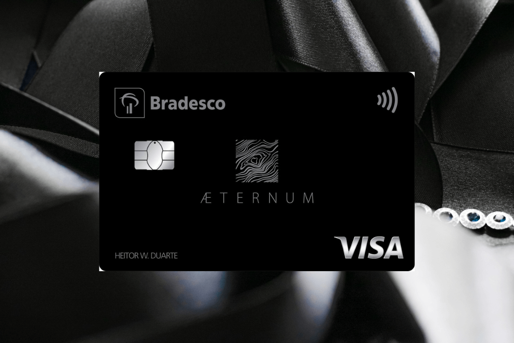 Cartão de crédito Bradesco Aeternum Visa Infinite.