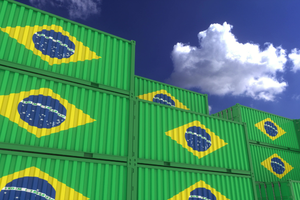 Contêineres estampados com a bandeira brasileira.