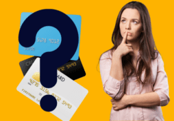 Mulher olhando em dúvida para três cartões de crédito que estão abaixo de um símbolo de interrogação. Ela não sabe quais são os melhores cartões de crédito para acumular milhas em 2023.