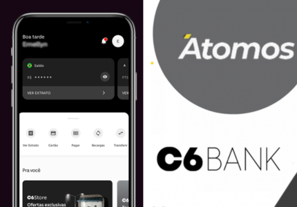 Celular e sua tela mostrando a conta do C6 Bank e ao lado a logo do banco e do programa de pontos Átomos.