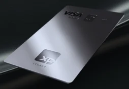 Novo cartão XP Legacy com design metálico e benefícios sofisticados