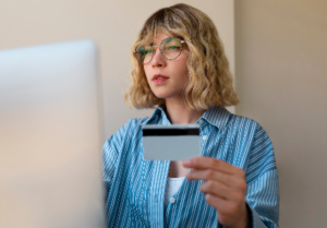 Cómo evitar pagar intereses de la tarjeta de crédito