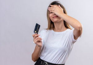 ¿Qué pasa si no pago una tarjeta de crédito?